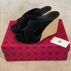 BRAND NEW Tory Burch ‘Bailey’ Suede Wedge